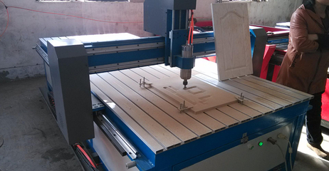 如何選擇木工雕刻機(jī)